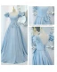 Style Audrey Hepburn Bleu Ciel Dos Nu Robe De Bal 2021 Encolure Carrée Manches Courtes Bretelles croisées Longue Satin Promo Princesse Robe De Cérémonie