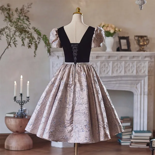 Chic / Beautiful Black Homecoming Short Graduation Dresses 2024 Ball Gown Square Neckline Puffy Short Sleeve Backless
