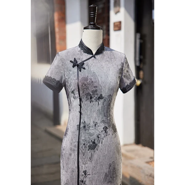 Style Chinois Gris Fendue devant Thé Longueur Promo Cheongsam 2024 Trompette / Sirène Col Haut Manches Courtes
