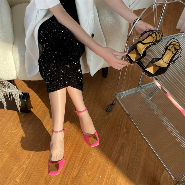 Vintage / Originale Fushia Vêtement de rue Sandales Femme 2022 Bride Cheville 9 cm Talons Épais Pied Carré Sandales Talons Hauts