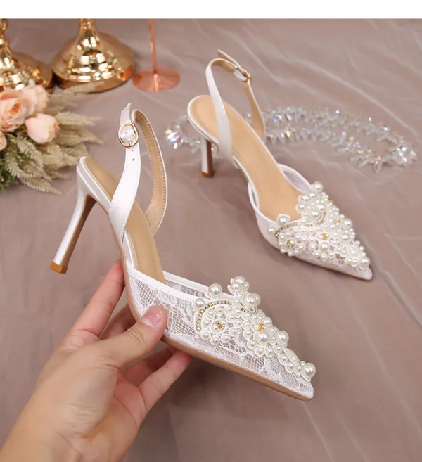 Charming White Lace Flower Rhinestone Pearl Wedding Shoes 2023 8 cm Stiletto Heels Pointed Toe Wedding Sandals High Heels