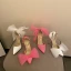 Charmant Fushia Soirée Été Sandales Femme 2022 11 cm Talons Aiguilles Bride Cheville Noeud À Bout Pointu Sandales Talons Hauts
