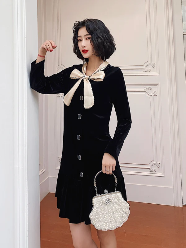 Elegant Black Velour Homecoming Graduation Dresses 2022 A-Line / Princess Scoop Neck Bow Long Sleeve Knee-Length Formal Dresses