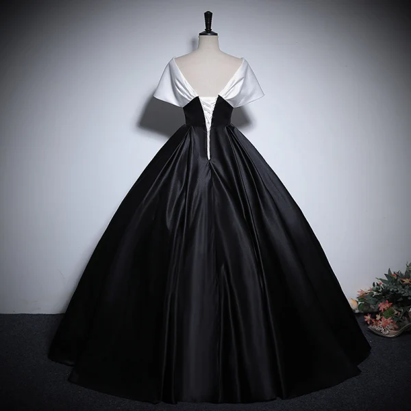 Audrey Hepburn Style Black Satin Prom Dresses 2024 Ball Gown V-Neck Short Sleeve Backless Floor-Length / Long Prom Formal Dresses