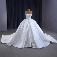 Gama Alta Marfil Satén Con Encaje Flor Vestidos De Novia 2023 Ball Gown Sin Tirantes Sin Mangas Sin Espalda Royal Train Boda