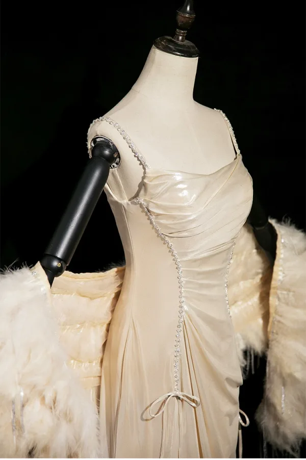 Sexy Champagner Strass Pailletten Abendkleider 2025 Meerjungfrau Spaghettiträger Ärmellos Rückenfreies Sweep / Pinsel Zug Abend Festliche Kleider