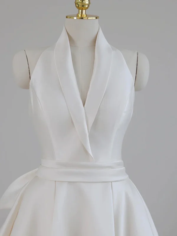 Fashion White Satin Evening Dresses 2023 A-Line / Princess Halter Sleeveless Backless Bow Sash Sweep Train Evening Party Formal Dresses