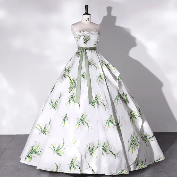 Elegant White Satin Printing Prom Dresses 2022 Ball Gown Strapless Sleeveless Backless Bow Sash Floor-Length / Long Formal Dresses