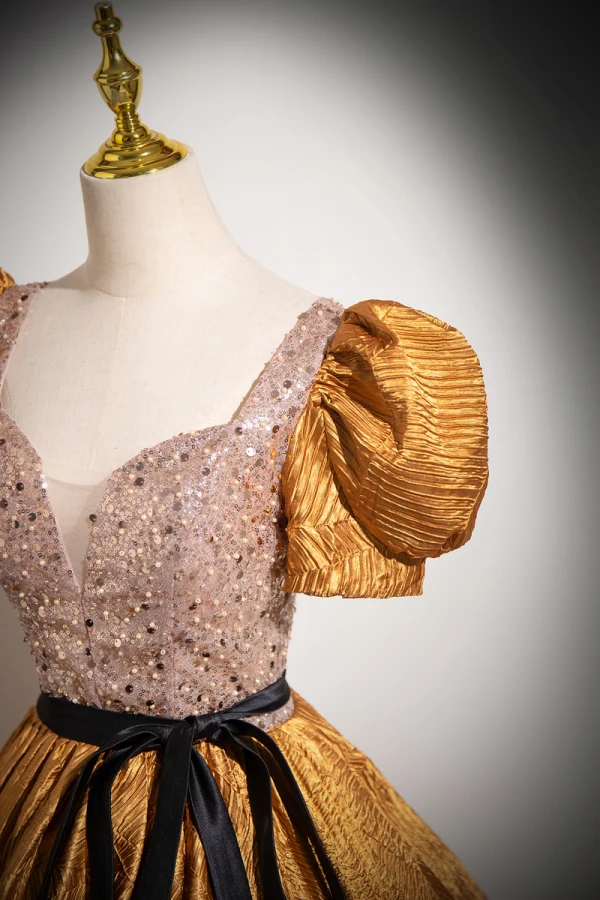 Elegant Gold Beading Sequins Prom Dresses 2024 Ball Gown Square Neckline Puffy Short Sleeve Backless Bow Sash Floor-Length / Long Prom Formal Dresses