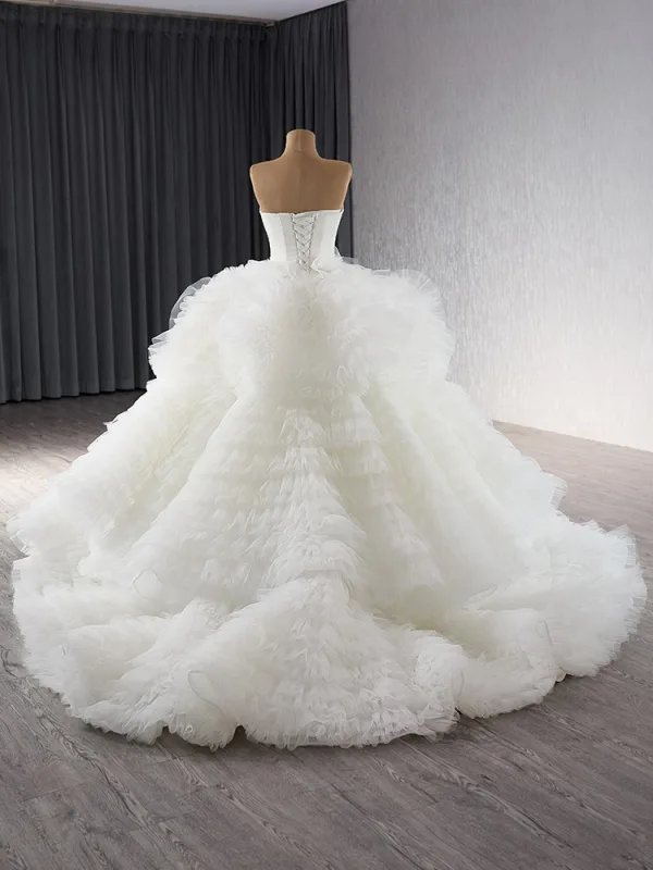 Luxury / Gorgeous White Cascading Ruffles Wedding Dresses 2024 Ball Gown Strapless Sleeveless Backless Court Train Wedding
