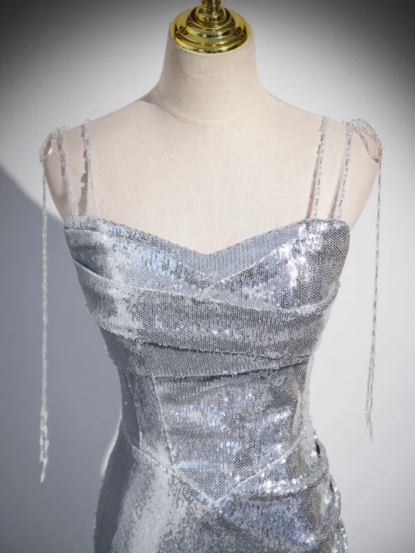 Sexy Scintillantes Argenté Paillettes Robe De Soirée 2024 Trompette / Sirène Bretelles Spaghetti Sans Manches Dos Nu Train De Balayage Soirée Robe De Ceremonie