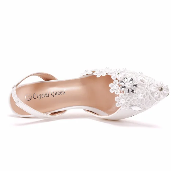 Chic / Belle Blanche Perle Faux Diamant En Dentelle Fleur Chaussure De Mariée 2022 7 cm Talons Aiguilles À Bout Pointu Mariage Talons Hauts