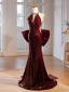 Scintillantes Bordeaux Faux Diamant Paillettes Robe De Soirée 2024 Trompette / Sirène Titulaire Sans Manches Dos Nu Noeud Train De Balayage Soirée Robe De Ceremonie