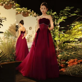 Élégant Bordeaux Robe De Bal 2022 Princesse Perle Bustier Sans Manches Dos Nu Noeud Longue Robe De Ceremonie