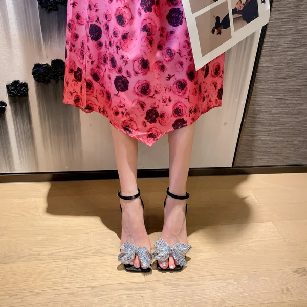 Chic / Beautiful Silver Rhinestone Bow Street Wear Womens Sandals 2022 Ankle Strap 9 cm Stiletto Heels Open / Peep Toe Sandals High Heels