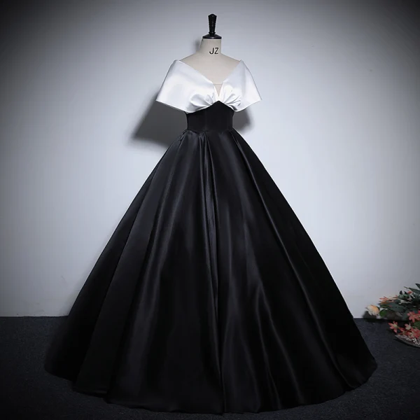 Audrey Hepburn Style Black Satin Prom Dresses 2024 Ball Gown V-Neck Short Sleeve Backless Floor-Length / Long Prom Formal Dresses