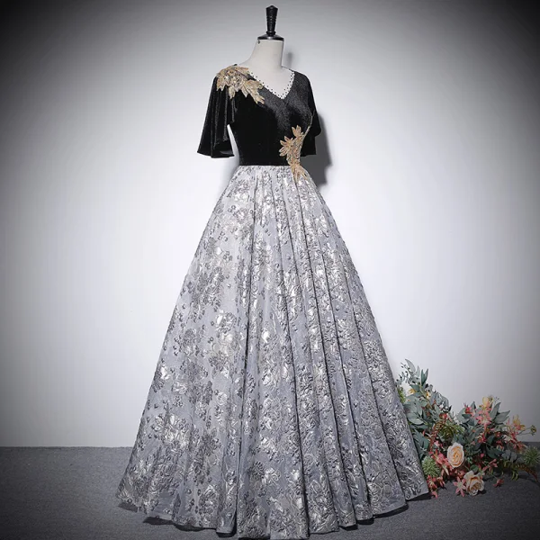 Élégant Noire Perlage Paillettes Impression Robe De Bal 2022 Princesse V-Cou Manches Courtes Dos Nu Longue Promo Robe De Ceremonie