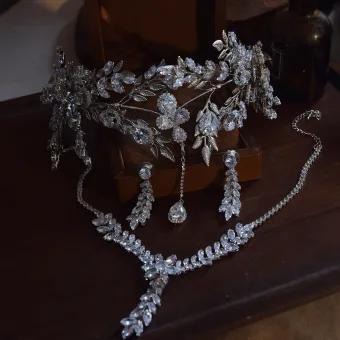 Bling Bling Witte Rhinestone Zirkonium Oorbellen Tiara Nek Ketting Bruids Haaraccessoires Accessoires Huwelijk 2025