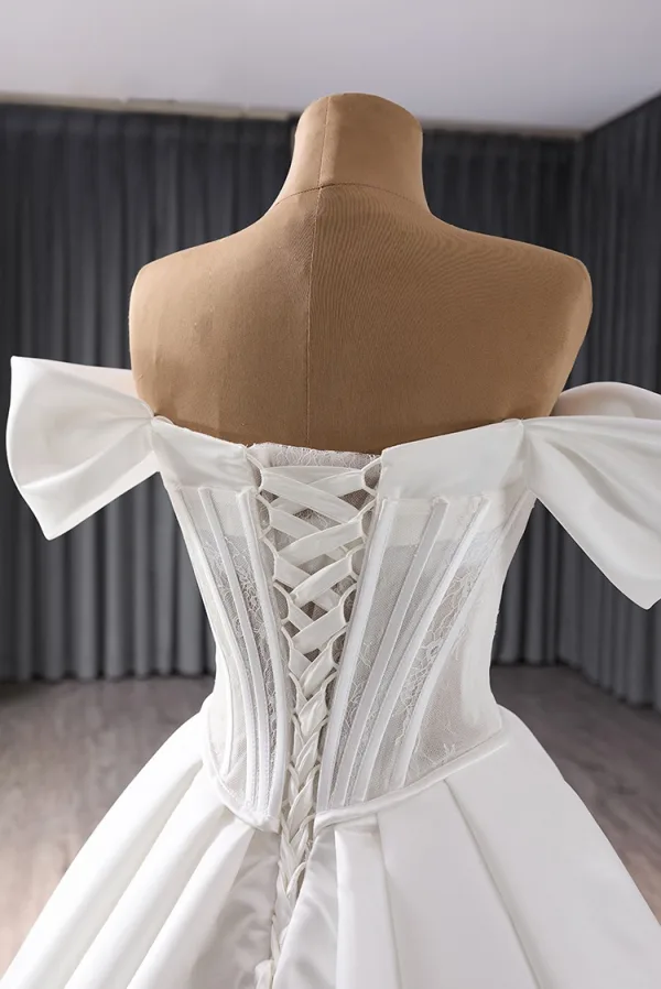 High-end Elegant White Lace Satin Wedding Dresses 2024 Ball Gown Off-The-Shoulder Sleeveless Court Train Prom