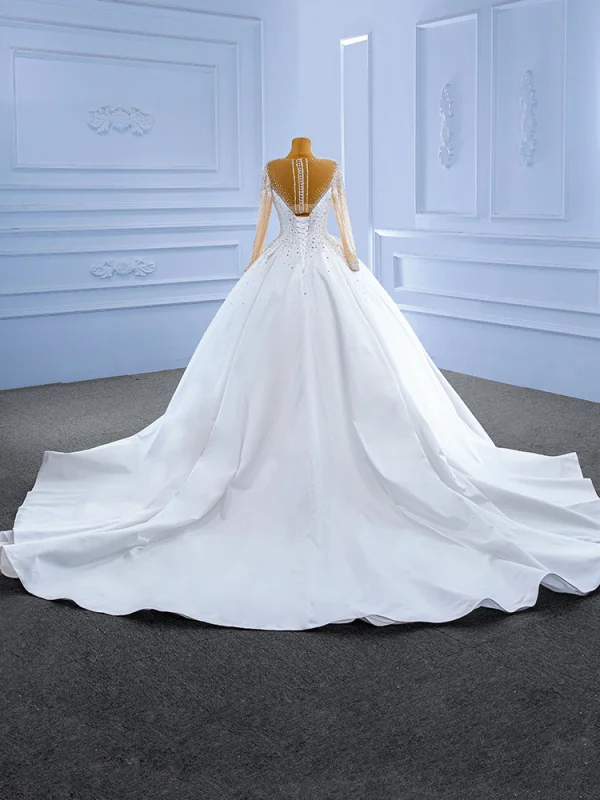 Luxe Ivoire Fait main Perlage Perle Paillettes Robe De Mariée 2022 Robe Boule Encolure Dégagée Manches Longues Chapel Train Mariage