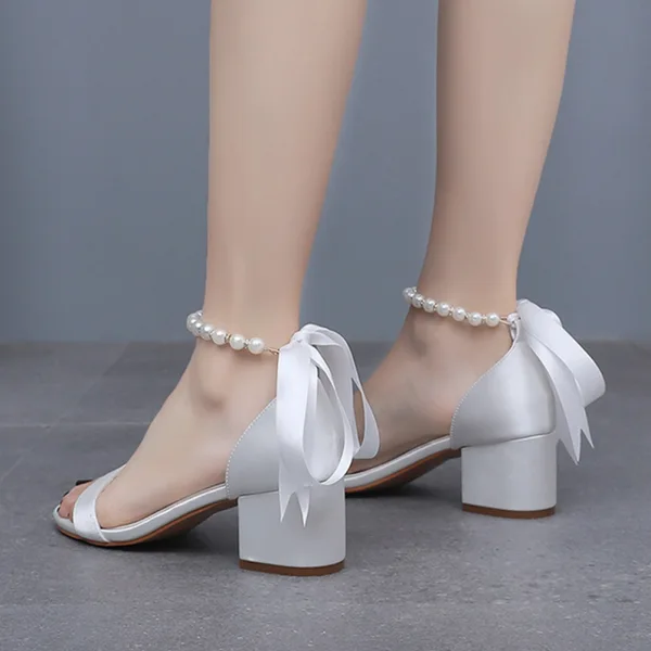 Fashion Champagne Pearl Ankle Strap Bow Satin Wedding Shoes 2024 5 cm Thick Heels Open / Peep Toe Wedding Sandals High Heels