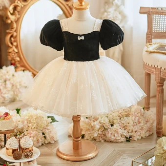 Chic Belle Noire Anniversaire Robe Ceremonie Fille 2023 Robe Boule Encolure Carrée Gonflée Manches Courtes Dos Nu Noeud Courte
