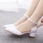 Schlicht Ivory / Creme Freizeit Satin Sandalen Damen 2023 Knöchelriemen 4 cm Thick Heels Low Heel Spitzschuh Sandaletten