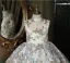 Sexy Weiß Perlenstickerei Pailletten Kurze Geburtstag Blumenmädchenkleider 2024 Ballkleid Stehkragen Ärmellos Rückenfreies