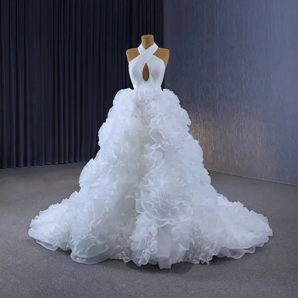 High End Sexy Weiß Fallende Rüsche Brautkleider / Hochzeitskleider 2023 Ballkleid Neckholder Ärmellos Rückenfreies Hof-Schleppe Hochzeit