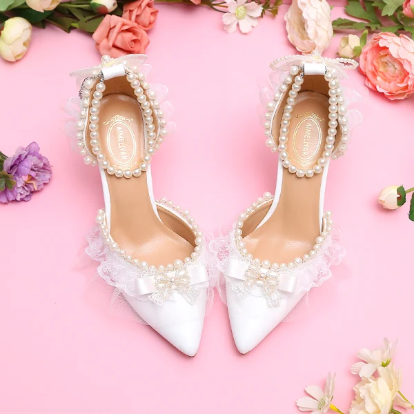 Elegante Weiß Perle Schleife Spitze Brautschuhe 2024 Knöchelriemen 9 cm Stilettos Spitzschuh Hochzeit Sandaletten Hochhackige