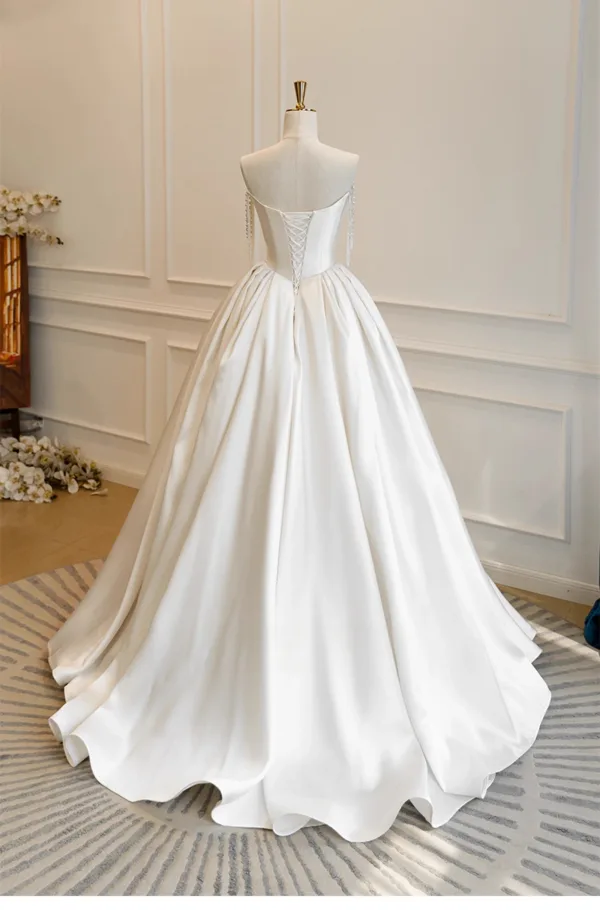 Amazing / Unique Crystal Ivory Satin Wedding Dresses 2025 A-Line / Princess U-Neck Beading Crossed Straps Sweep Train Sleeveless