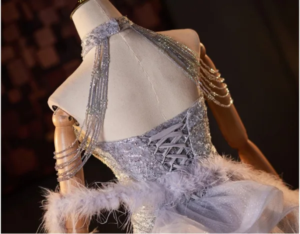 Luxe Sexy Argenté Perlage Faux Diamant Paillettes Robe De Soirée 2025 Trompette / Sirène Col Haut Sans Manches Dos Nu Train De Balayage Soirée Robe De Ceremonie