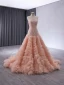 High End Rosa Handgefertigt Perlenstickerei Pailletten Fallende Rüsche Ballkleider 2024 Ballkleid Bandeau Ärmellos Rückenfreies Hof-Schleppe Ball Festliche Kleider