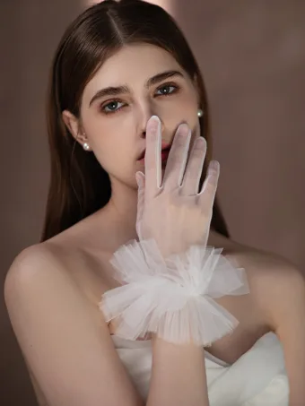 Modest Simple White Ruffle Wedding Bridal Gloves 2025