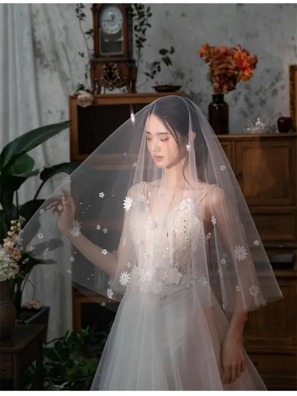 Elegant White Appliques 1.5 m Wedding Veils 2025 Tulle