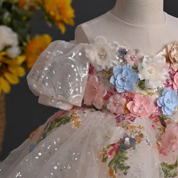 Fée Des Fleurs Blanche Appliques En Dentelle Fleur Perlage Paillettes Perle Anniversaire Courte Robe Ceremonie Fille 2025 Robe Boule Encolure Dégagée Gonflée Manches Courtes