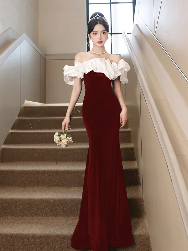Charming Burgundy Velvet Evening Dresses 2023 Trumpet / Mermaid Ruffle Off-The-Shoulder Short Sleeve Backless Floor-Length / Long Formal Dresses