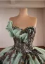 Luxus / Herrlich Salbeigrün Handgefertigt Perlenstickerei Spitze Blumen Ballkleider 2026 Ballkleid Bandeau Ärmellos Rückenfreies Kapelle-Schleppe Festliche Kleider