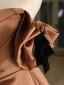 Audrey Hepburn Style Brown Satin Prom Dresses 2023 A-Line / Princess Strapless Short Sleeve Backless Sweep Train Formal Dresses