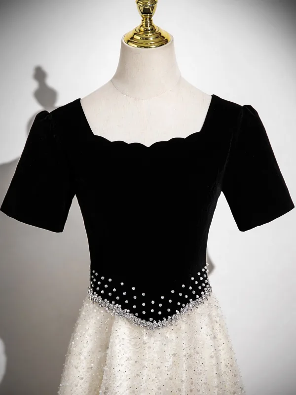 Elegant Black Pearl Rhinestone Sequins Prom Dresses 2026 A-Line / Princess Square Neckline Short Sleeve Backless
