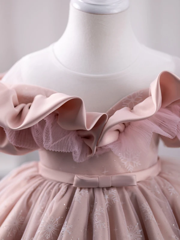 Chic / Beautiful Blushing Pink Short Birthday Flower Girl Dresses 2023 Ball Gown Ruffle Off-The-Shoulder Sleeveless Backless Bow Sash