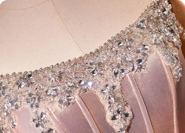 Charmant Rosa Perlenstickerei Strass Pailletten Abendkleider 2024 Meerjungfrau Bandeau Ärmellos Rückenfreies Sweep / Pinsel Zug Ball Festliche Kleider