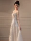 Glitzernden Leichtes Ivory / Creme Perlenstickerei Perle Brautkleider / Hochzeitskleider 2024 A Linie Eckiger Ausschnitt Lange Ärmel Rückenfreies Sweep / Pinsel Zug Hochzeit