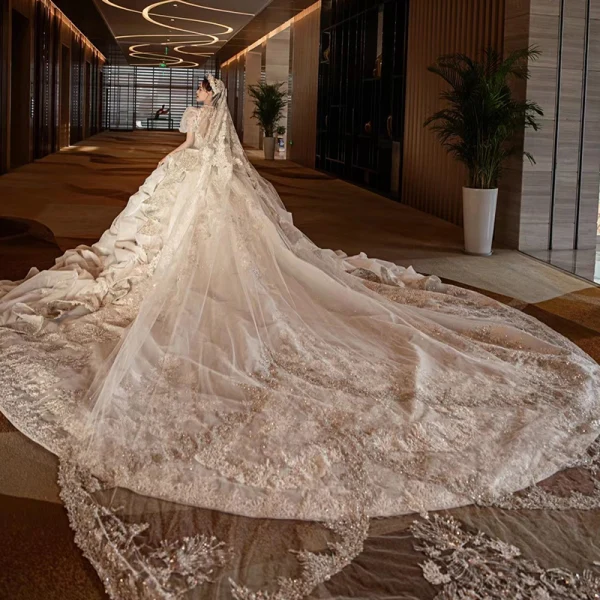 Luxury / Gorgeous Charming Ivory Beading Pearl Rhinestone Star Sequins Wedding Dresses 2022 Ball Gown High Neck Cascading Ruffles Short Sleeve Royal Train