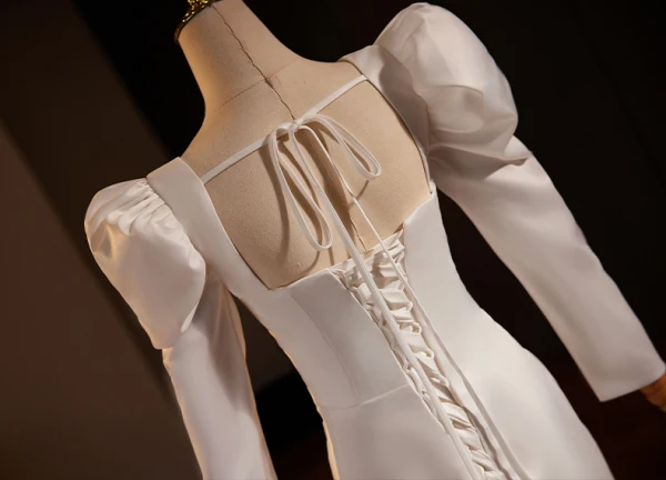 Fashion Ivory Satin Evening Dresses 2024 Trumpet / Mermaid Square Neckline Long Sleeve Backless Sweep Train Evening Party Formal Dresses