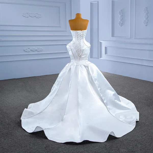 Haut de Gamme Ivoire Satin Trompette / Sirène Robe De Mariée 2022 Bustier Sans Manches Dos Nu Tribunal Train Mariage