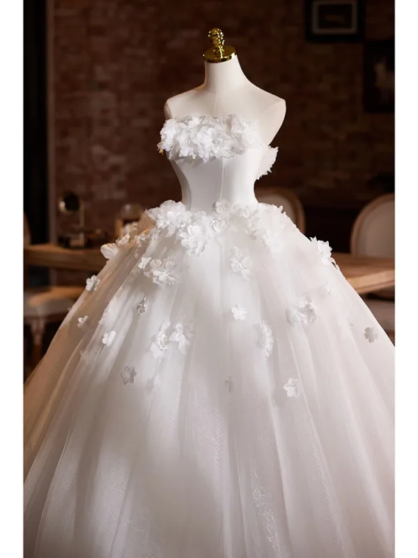 Élégant Blanche Appliques Robe De Mariée 2025 Robe Boule Bustier Sans Manches Dos Nu Train De Balayage