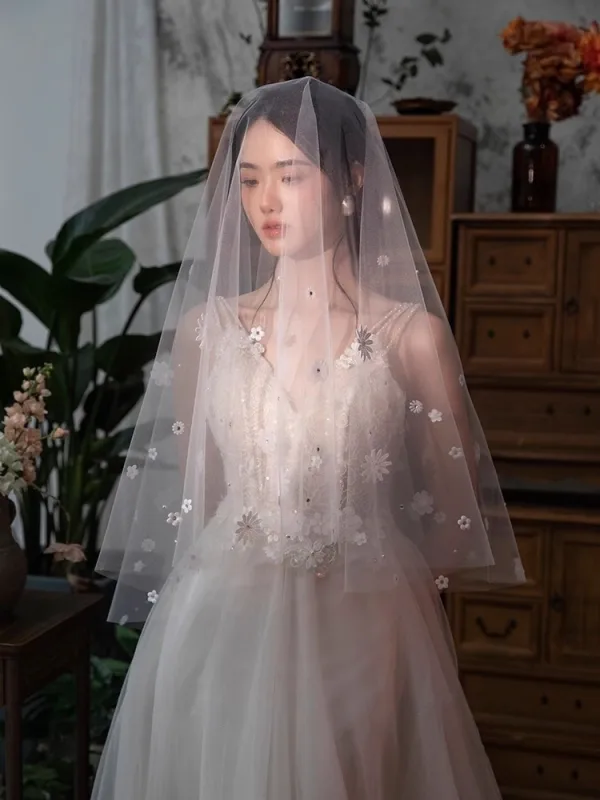 Elegant White Appliques 1.5 m Wedding Veils 2025 Tulle
