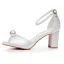 Charmant Weiß Perle Knöchelriemen Brautschuhe 2024 7 cm Thick Heels Peeptoes Hochzeit Sandaletten Hochhackige