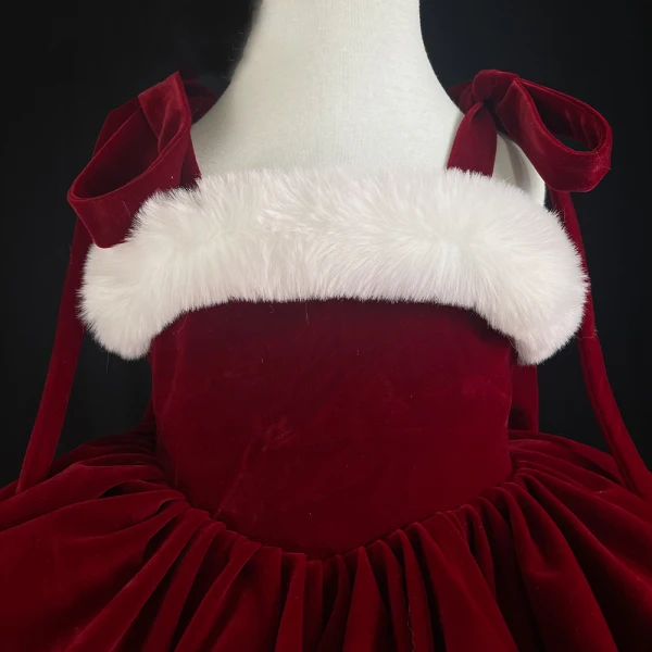 Lovely Christmas Burgundy Velvet Short Flower Girl Dresses 2024 Spaghetti Straps Sleeveless Backless Bow